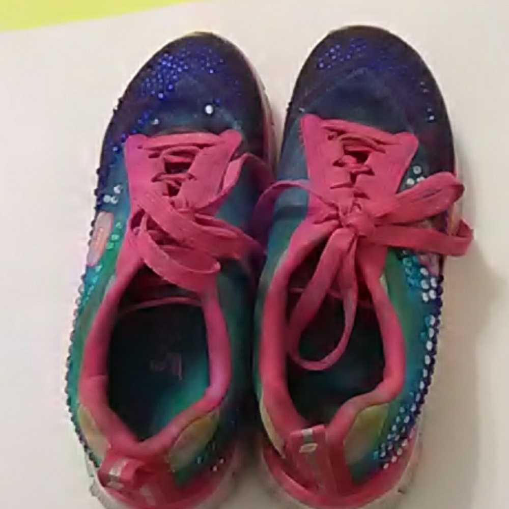 Girls shoes